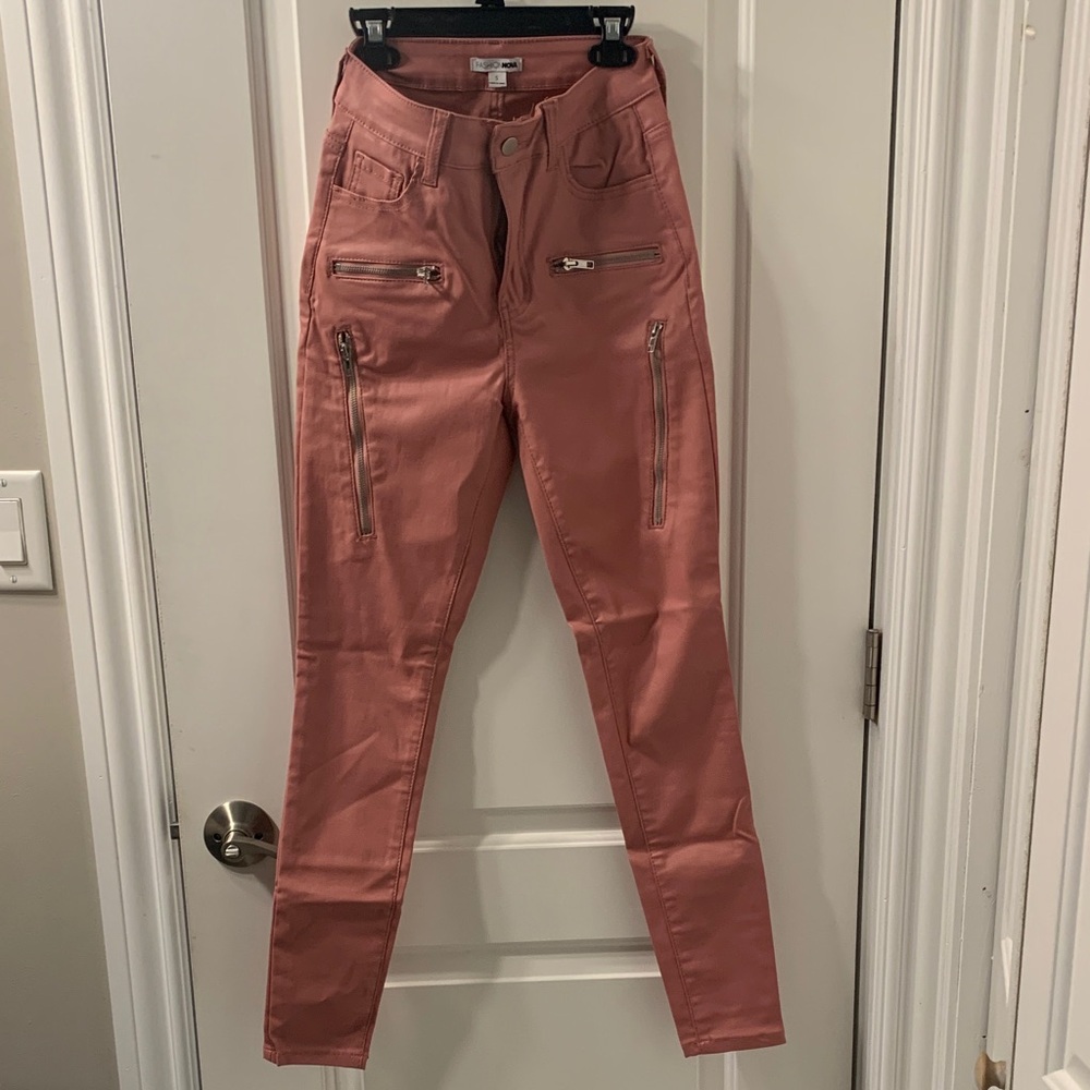 Pink Skinny Pants with Zipper Details